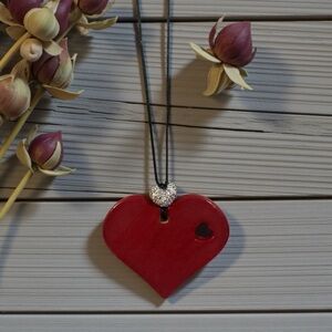 Chic Red Heart Necklace with Sparkling Accent